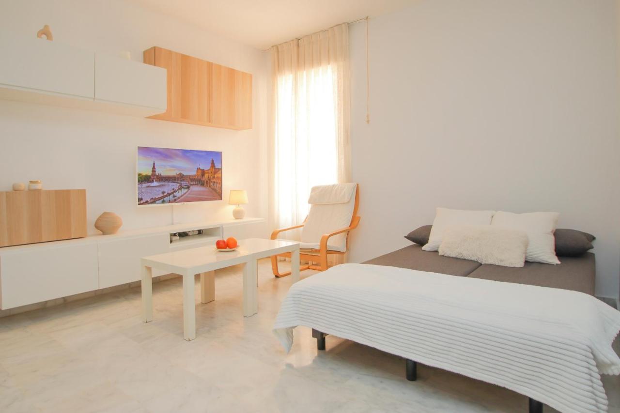 Modern Apt - Luxe Queen Bed - Walk To Isla Magica Sevilla Exteriör bild