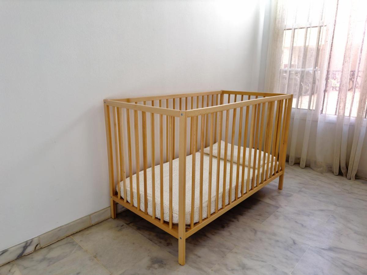 Modern Apt - Luxe Queen Bed - Walk To Isla Magica Sevilla Exteriör bild